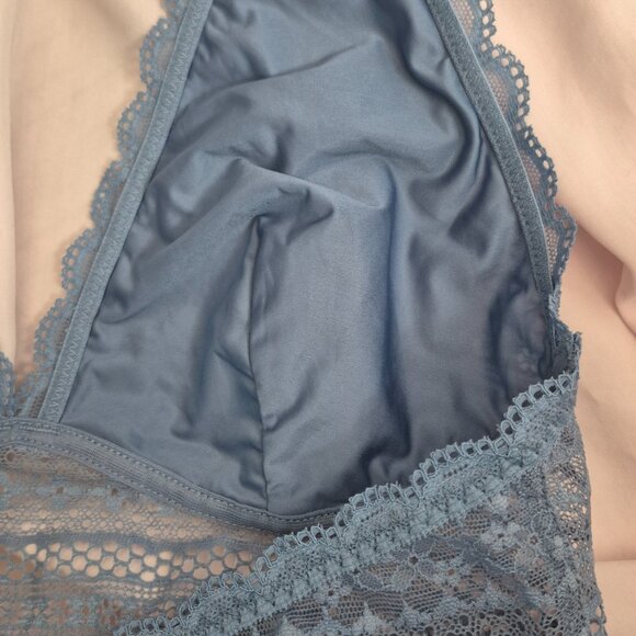 Victoria Secret Halter Style Bralette Dusty Blue Light triangular lining - Picture 7 of 9